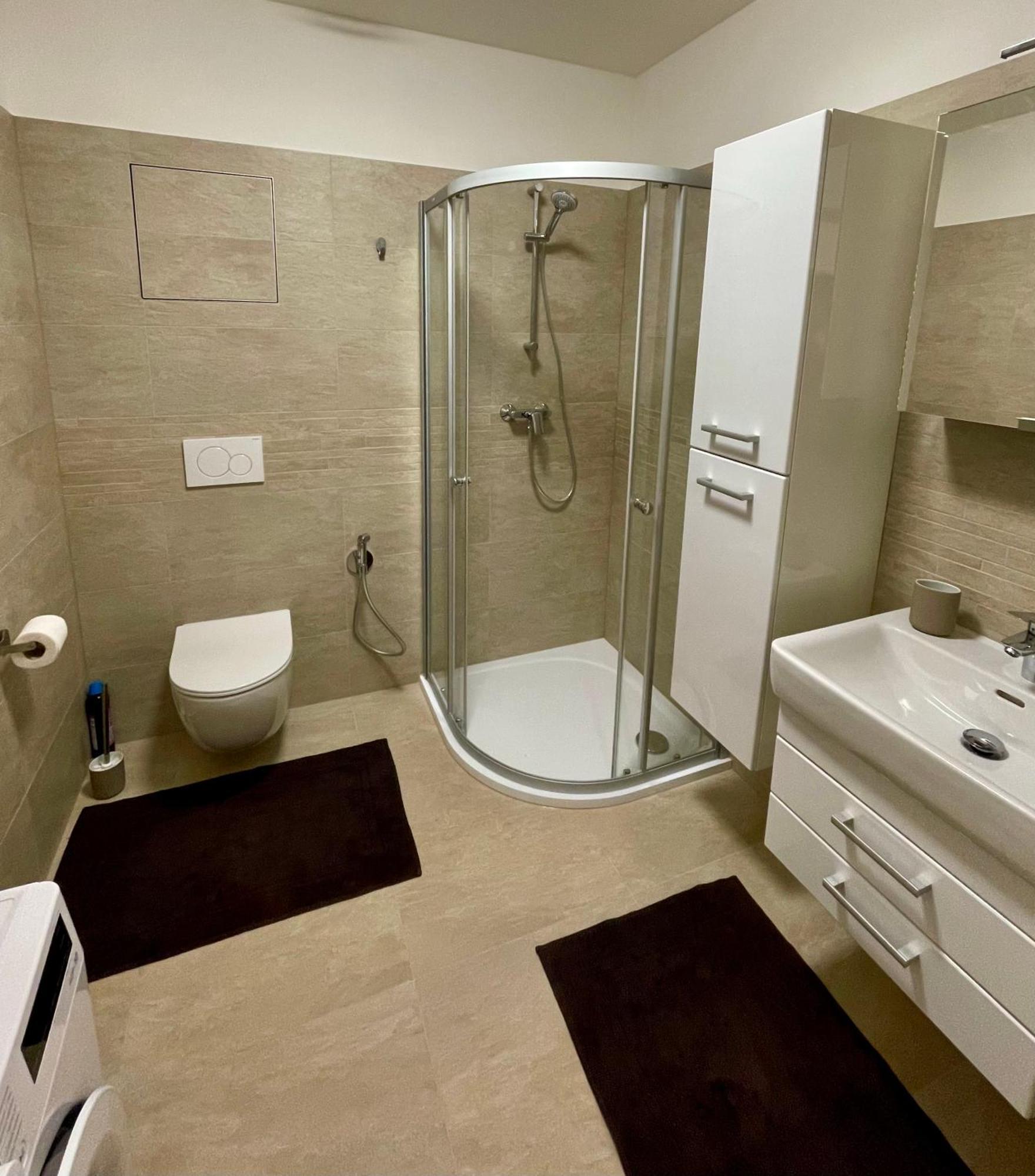 Apartman Astra Sezimovo Usti Exterior foto